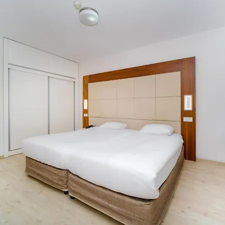 Hotel apartamentowy Delfino