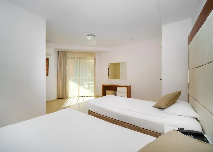 Aparthotel Delfino 4*