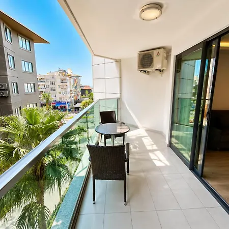 Delfino Apartmanhotel